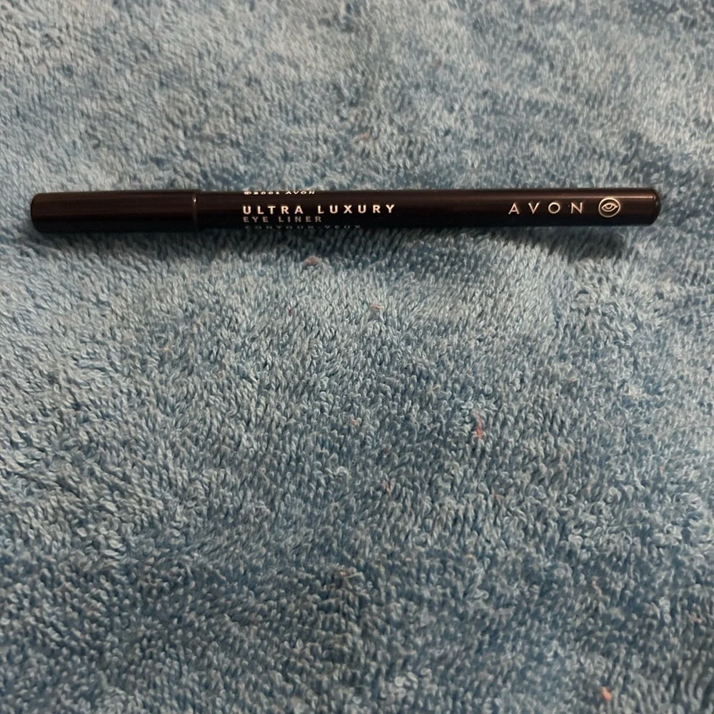 Avon Ultra Luxury Eyeliner. Black. New